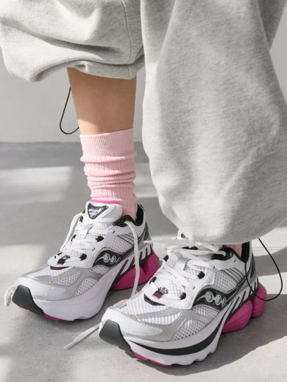 Saucony Women’sGrid NXT Shadow Pink & White sneakers (used)